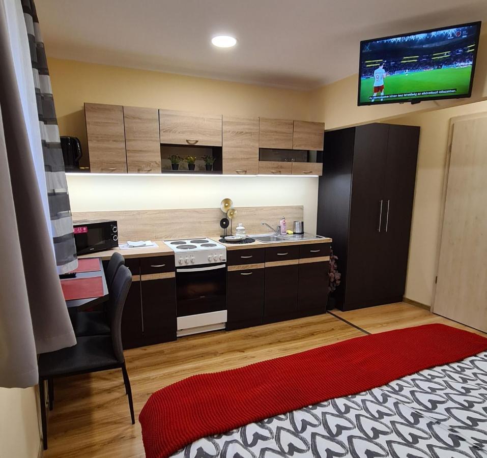 Mosonmagyaróvár Lucsony Apartman מראה חיצוני תמונה