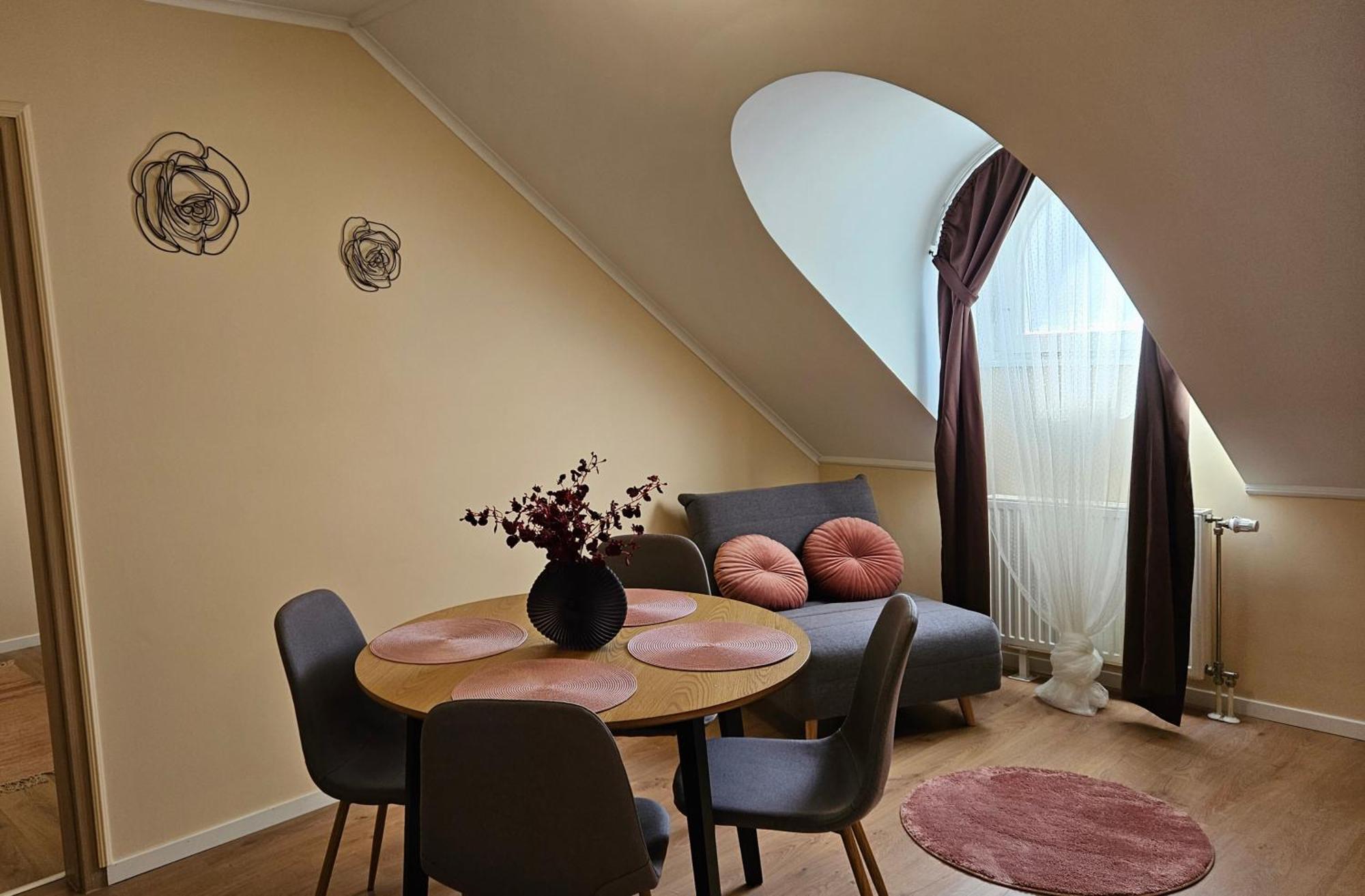 Mosonmagyaróvár Lucsony Apartman מראה חיצוני תמונה